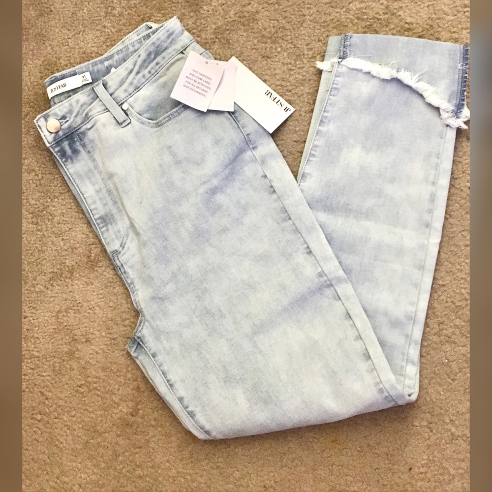 ❣️SALE❣️NWT High Waisted Skinny Crop Jeans